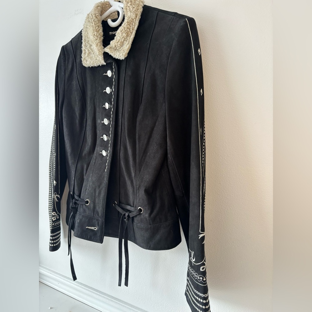 Tristant & Iseut - Black Suede Jacket with Shearling Collar - Picture 5 of 11